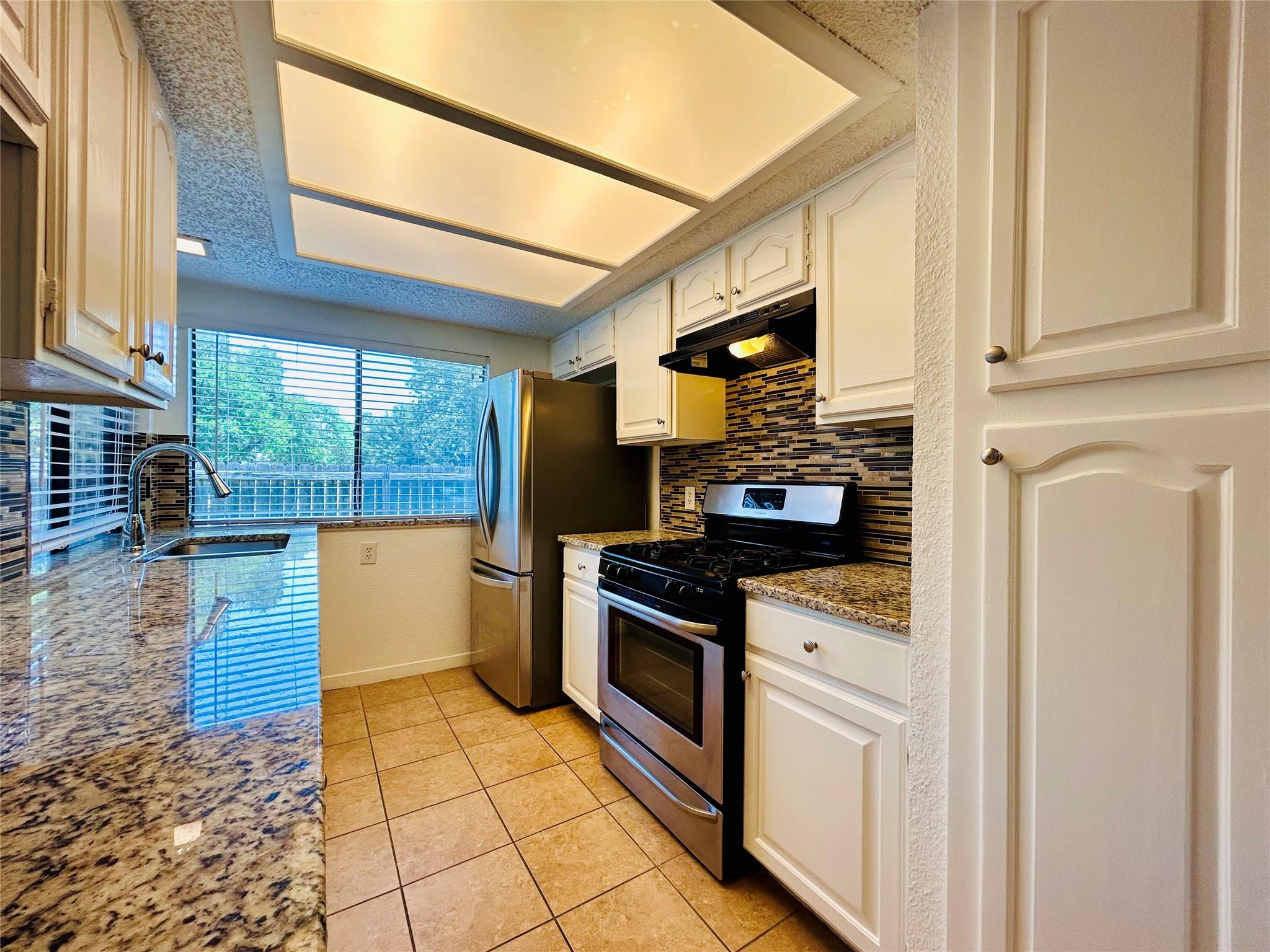 8325 Fathom Cir #a Property Photo 8
