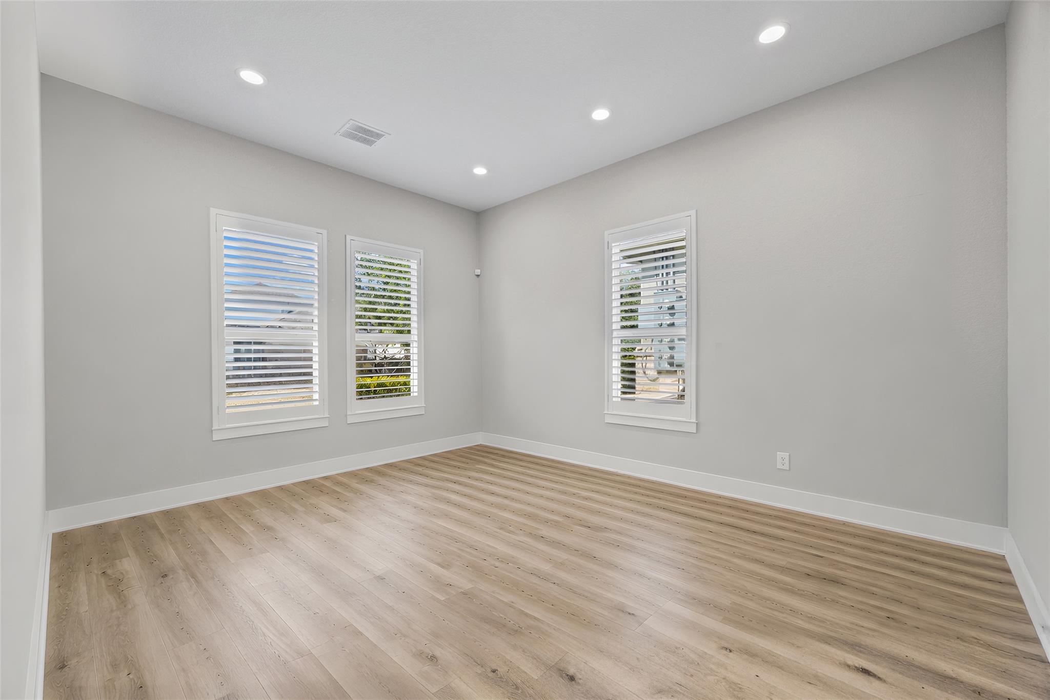 10824 E Crystal Falls Pkwy E #505 Property Photo 6