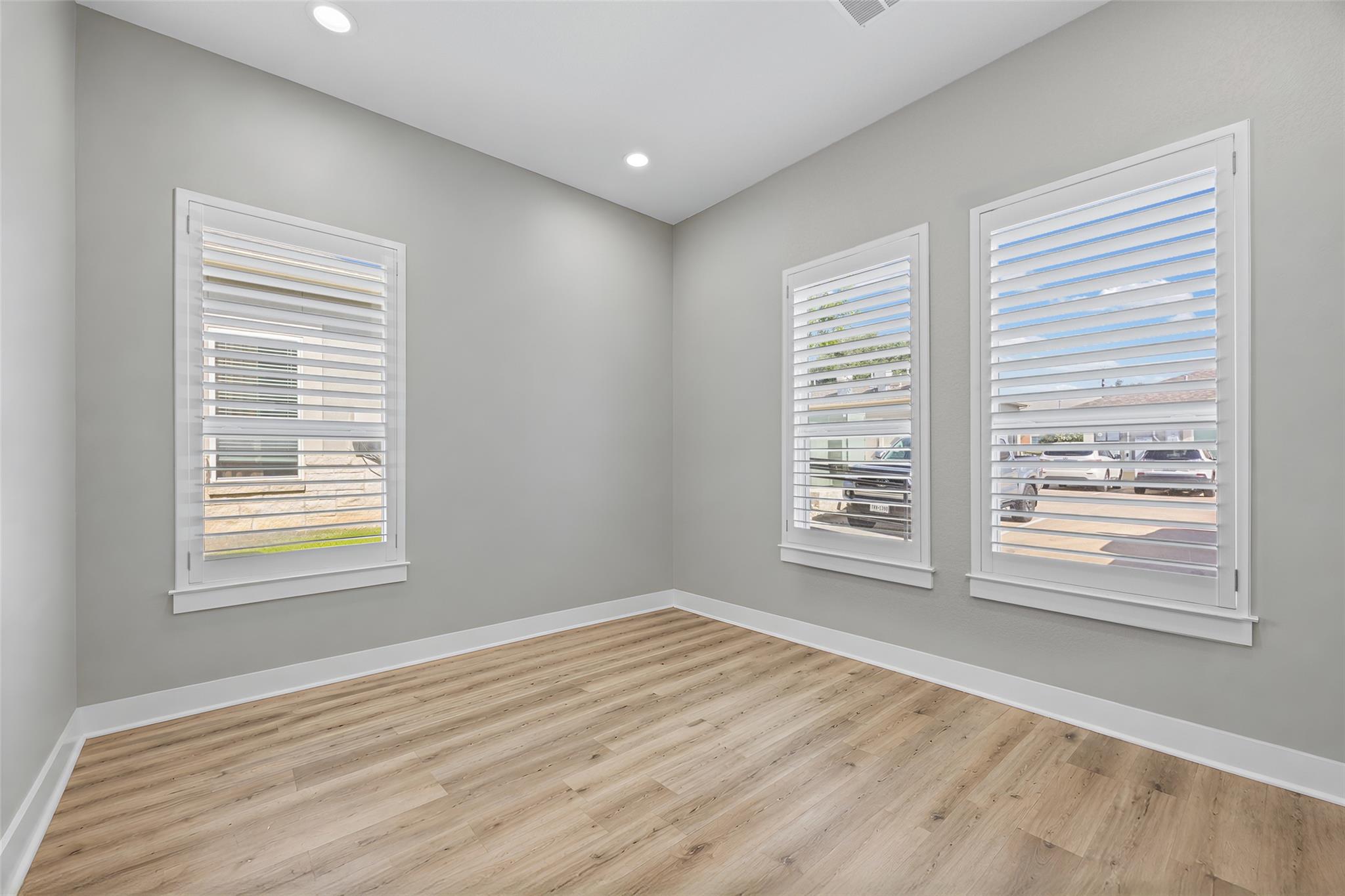 10824 E Crystal Falls Pkwy E #505 Property Photo 8
