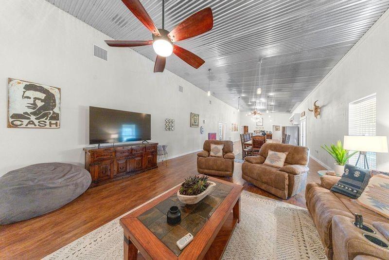 6417 County Road 240 Property Photo 12