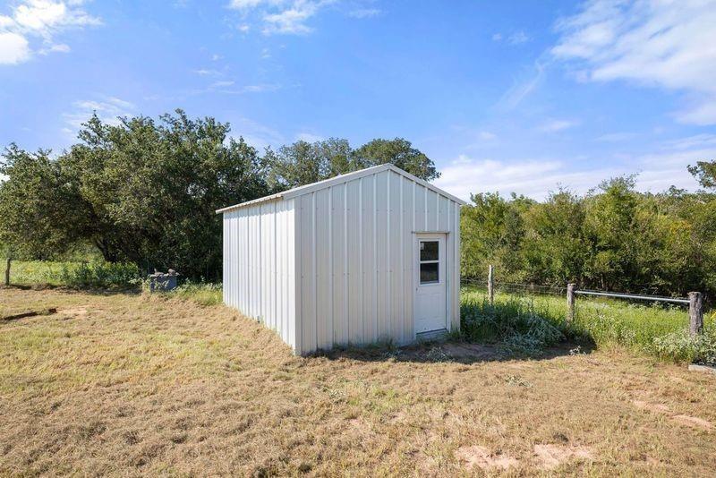 6417 County Road 240 Property Photo 30