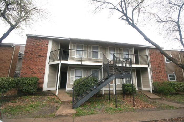 1906 West Loop #d Property Photo 1