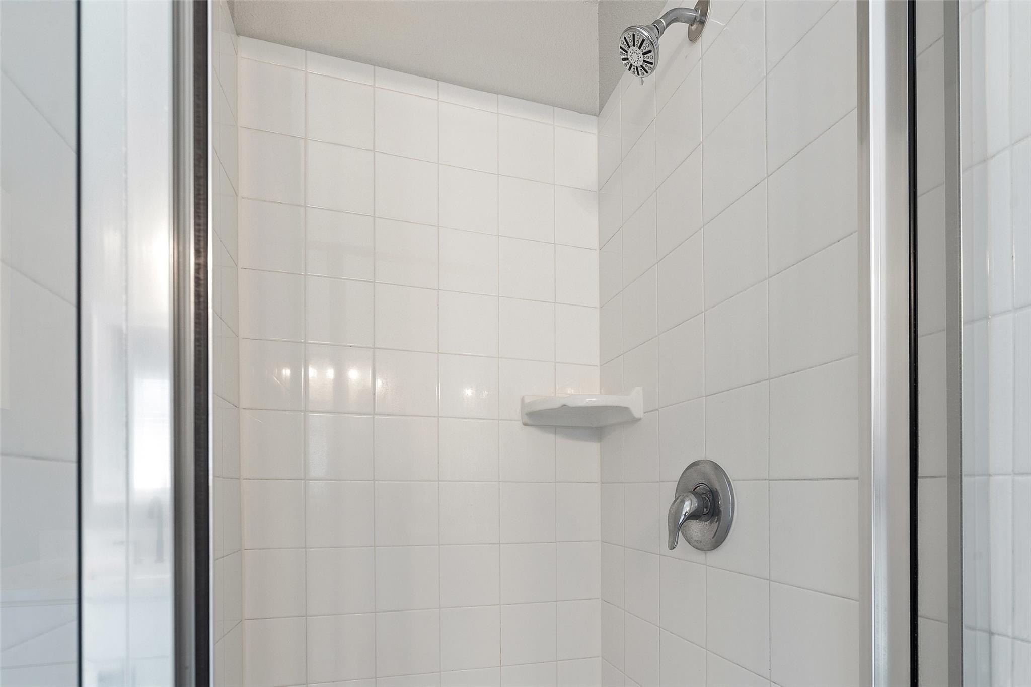 15301 Lucian St Property Photo 16