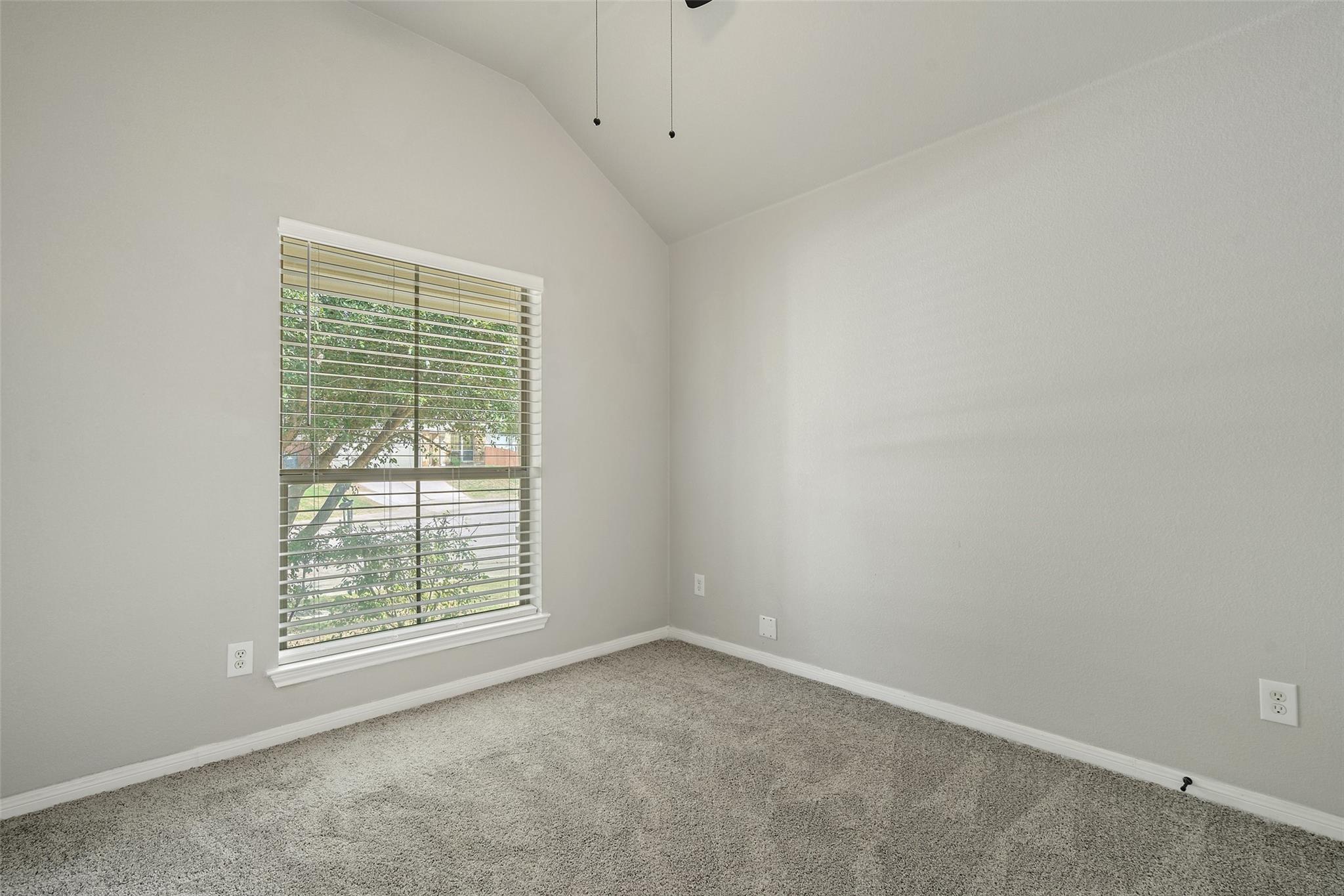 15301 Lucian St Property Photo 19