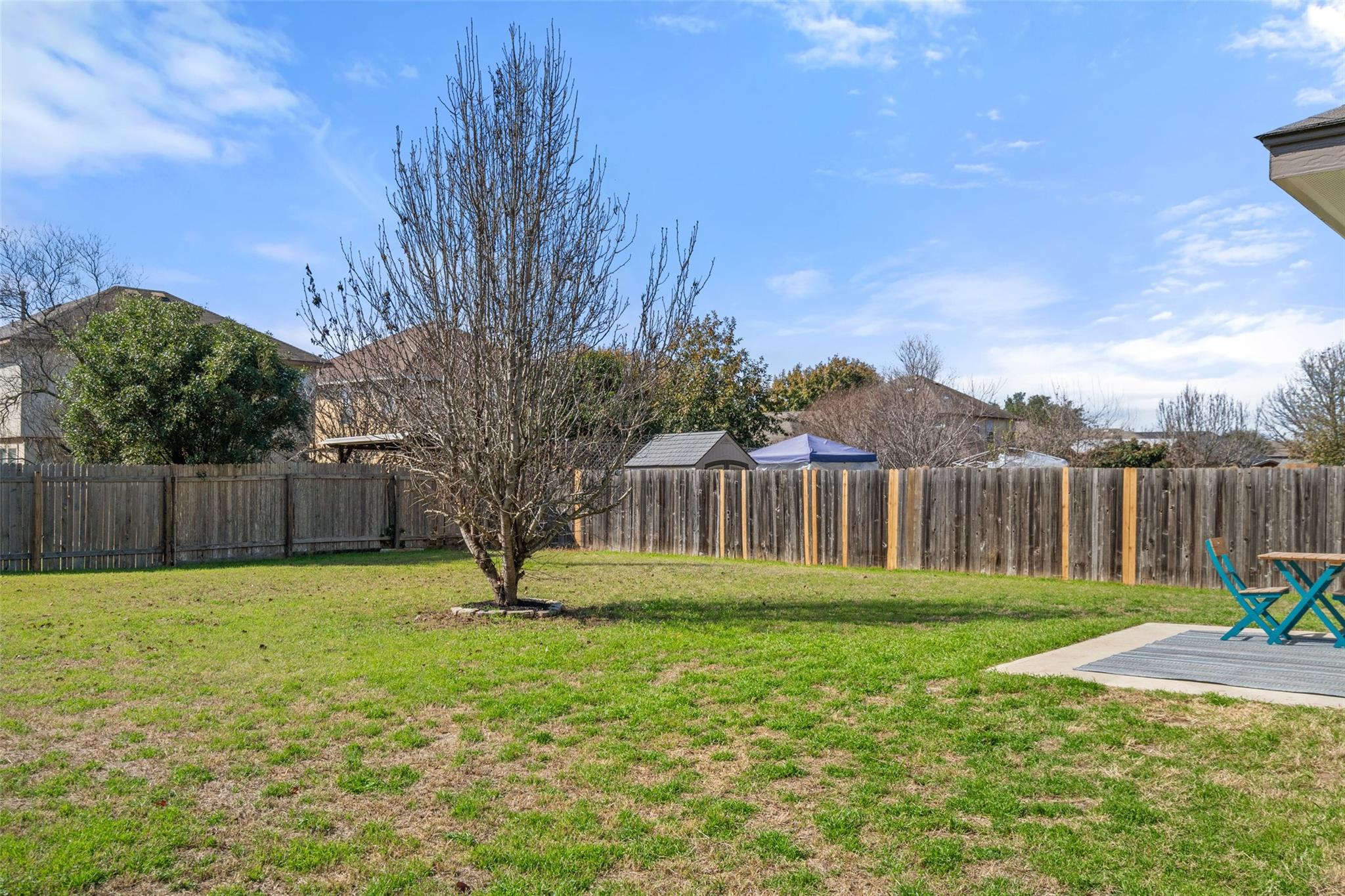 15301 Lucian St Property Photo 25