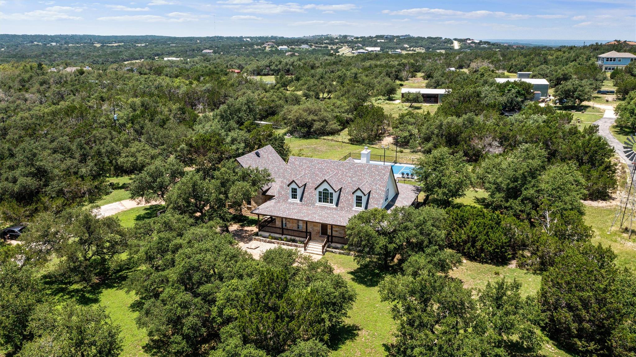 220 Sundance Trl Property Photo 2