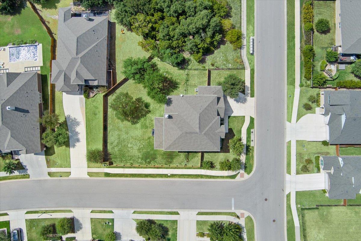 1106 Silent Oaks Dr Property Photo 4