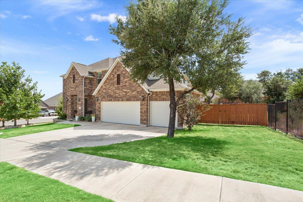 1106 Silent Oaks Dr Property Photo 5