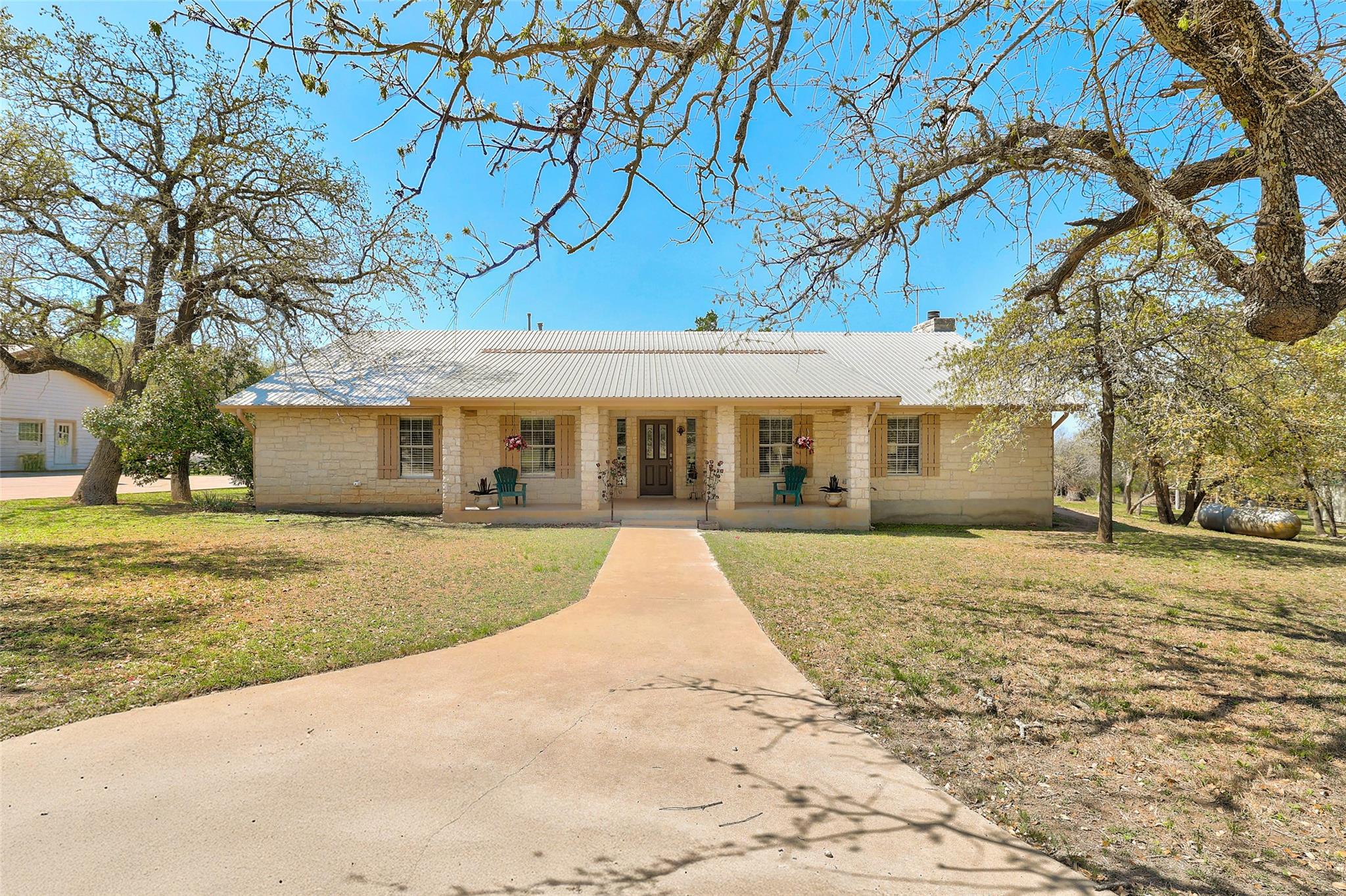591 Young Ranch Rd Property Photo 3