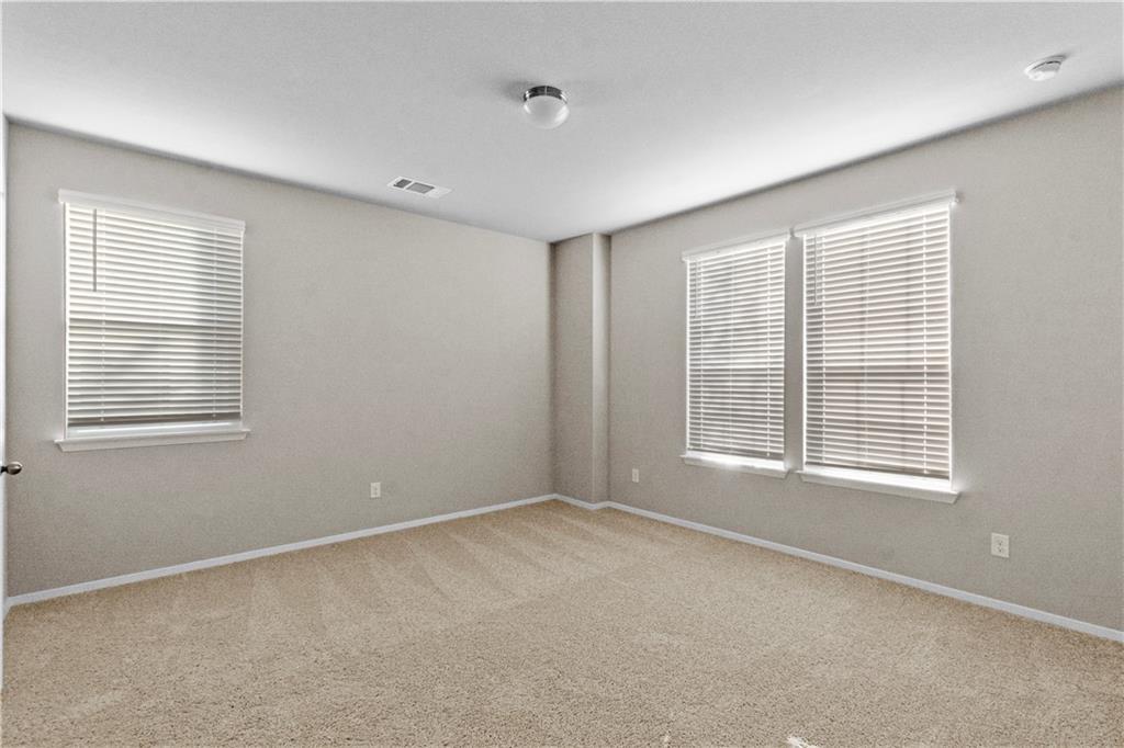 124 Fabion St Property Photo 3