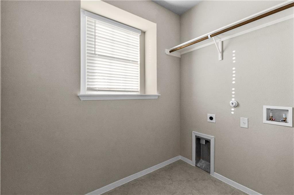 124 Fabion St Property Photo 10
