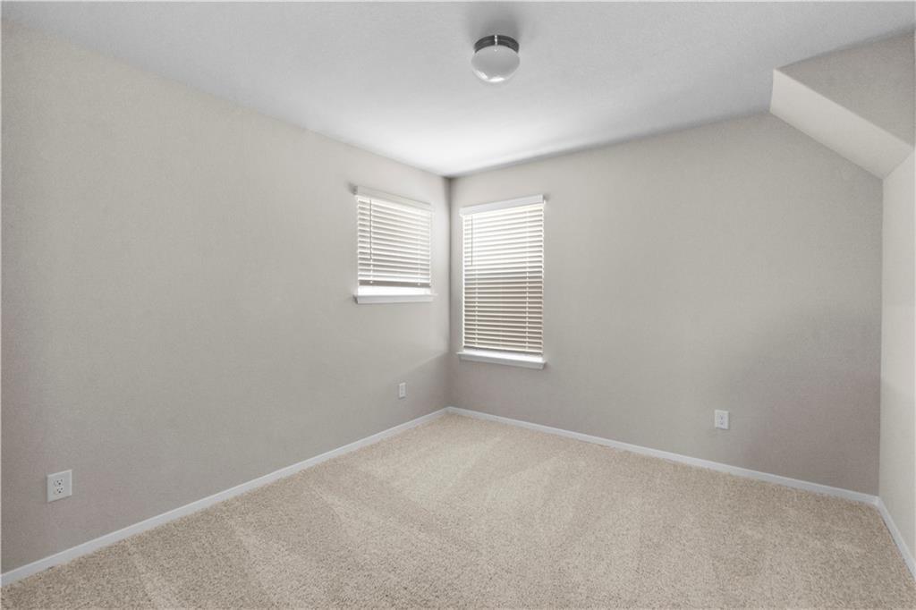 124 Fabion St Property Photo 14