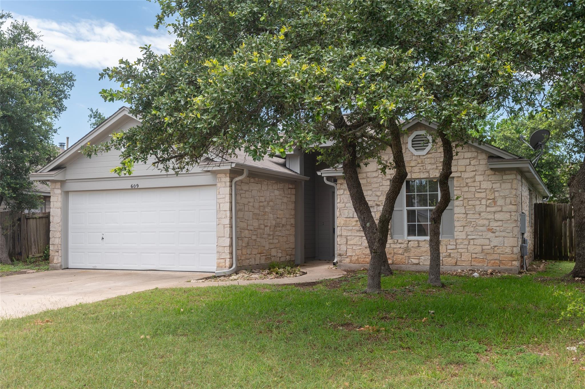 609 Sunny Brook Dr Property Photo 1