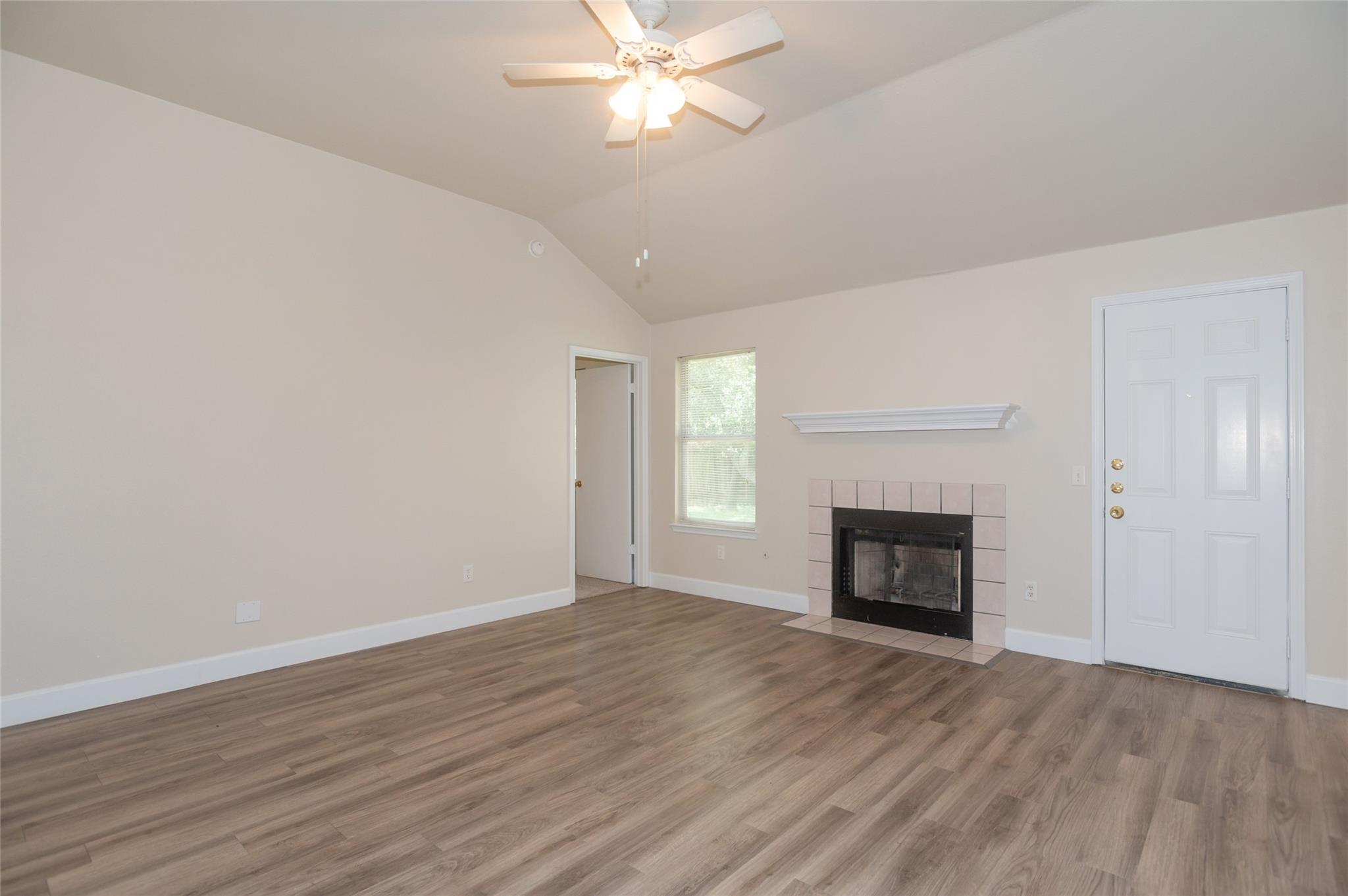 609 Sunny Brook Dr Property Photo 3