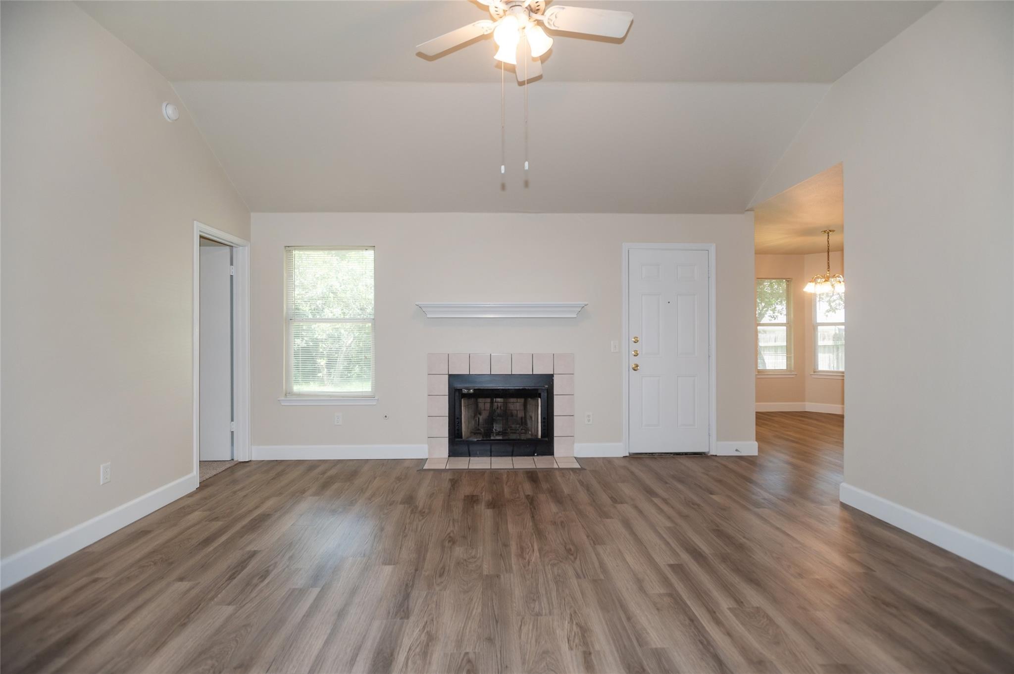 609 Sunny Brook Dr Property Photo 4