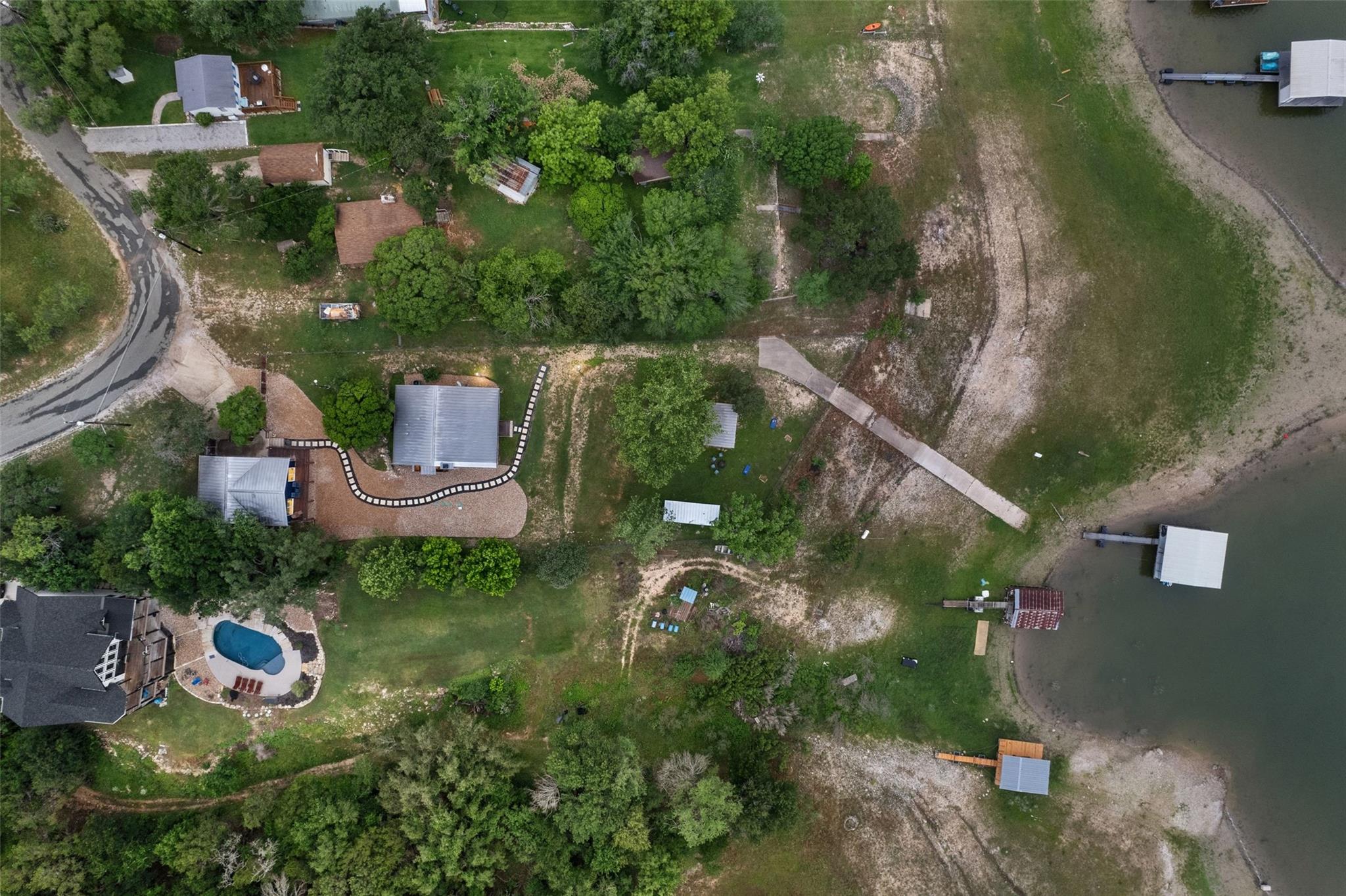 1293 Lake Shore Dr Property Photo 27