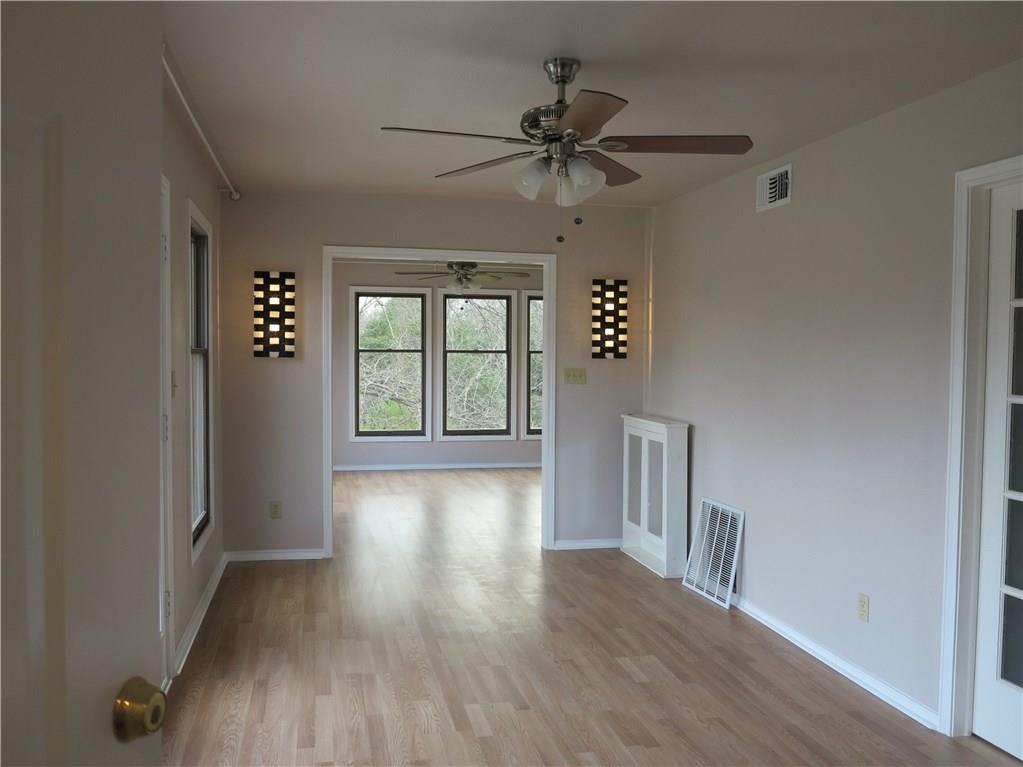 310 W University Ave #b Property Photo 3
