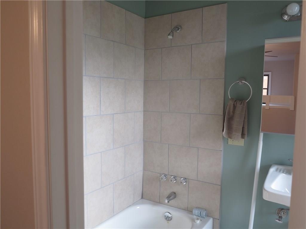 310 W University Ave #b Property Photo 10