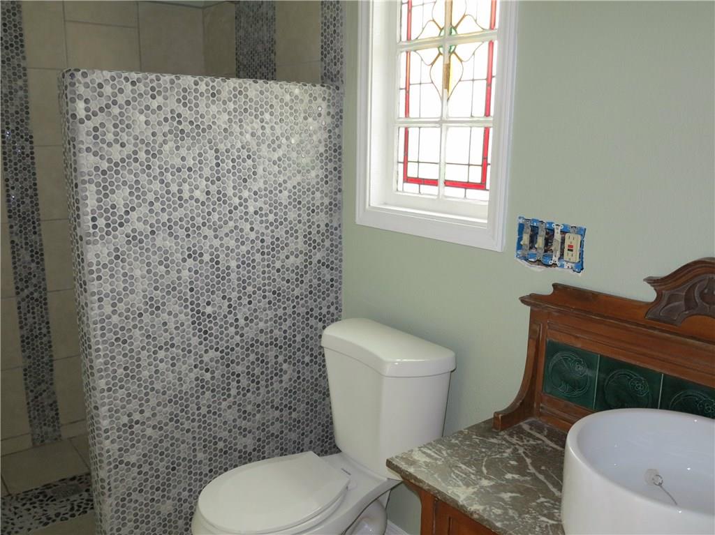 310 W University Ave #b Property Photo 14