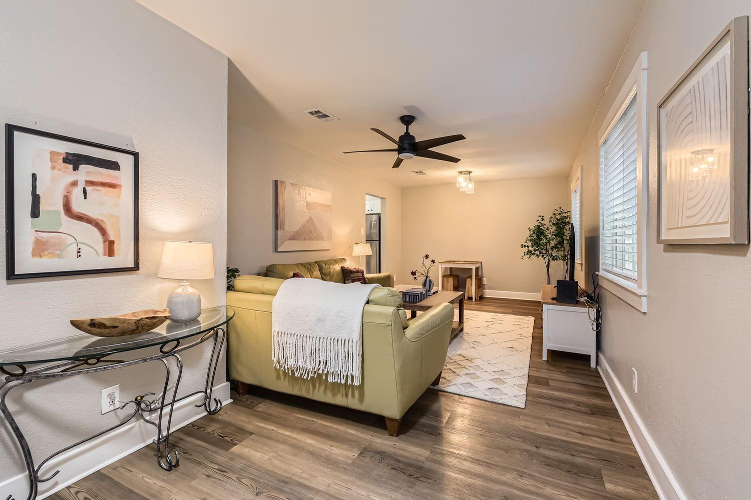 6108 Calmar Cv #b Property Photo 3