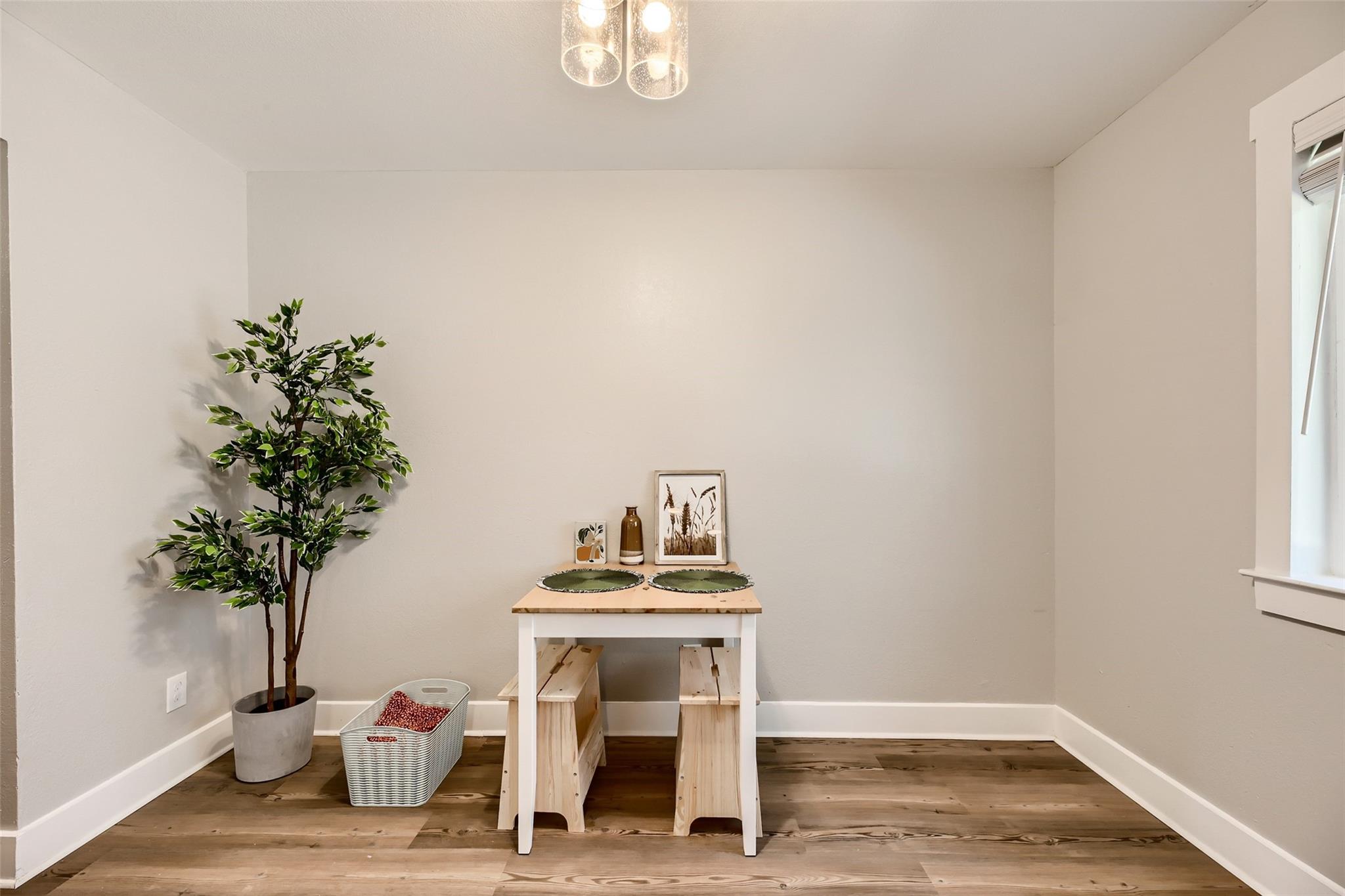 6108 Calmar Cv #b Property Photo 6