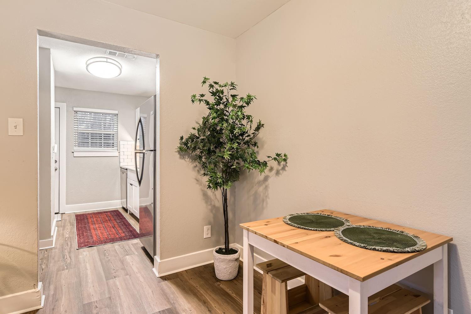 6108 Calmar Cv #b Property Photo 12