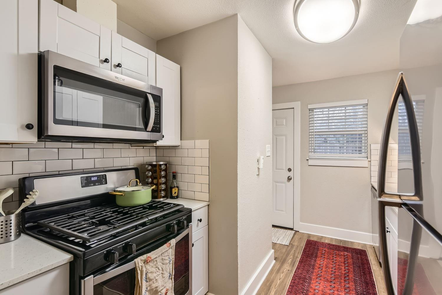 6108 Calmar Cv #b Property Photo 13