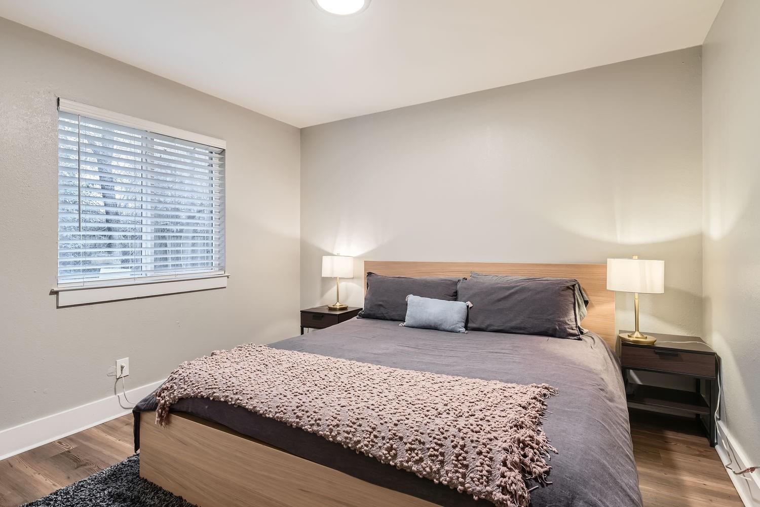 6108 Calmar Cv #b Property Photo 16