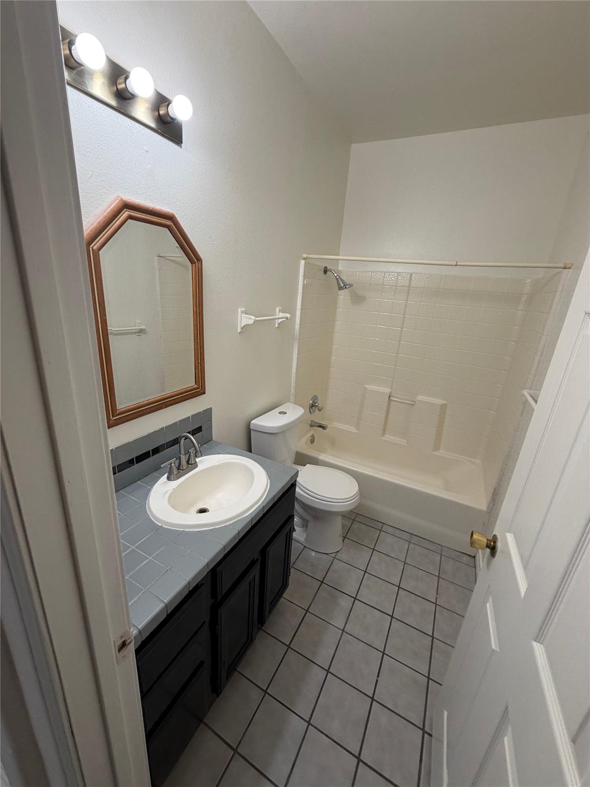 2605 Alcott Ln #b Property Photo 9