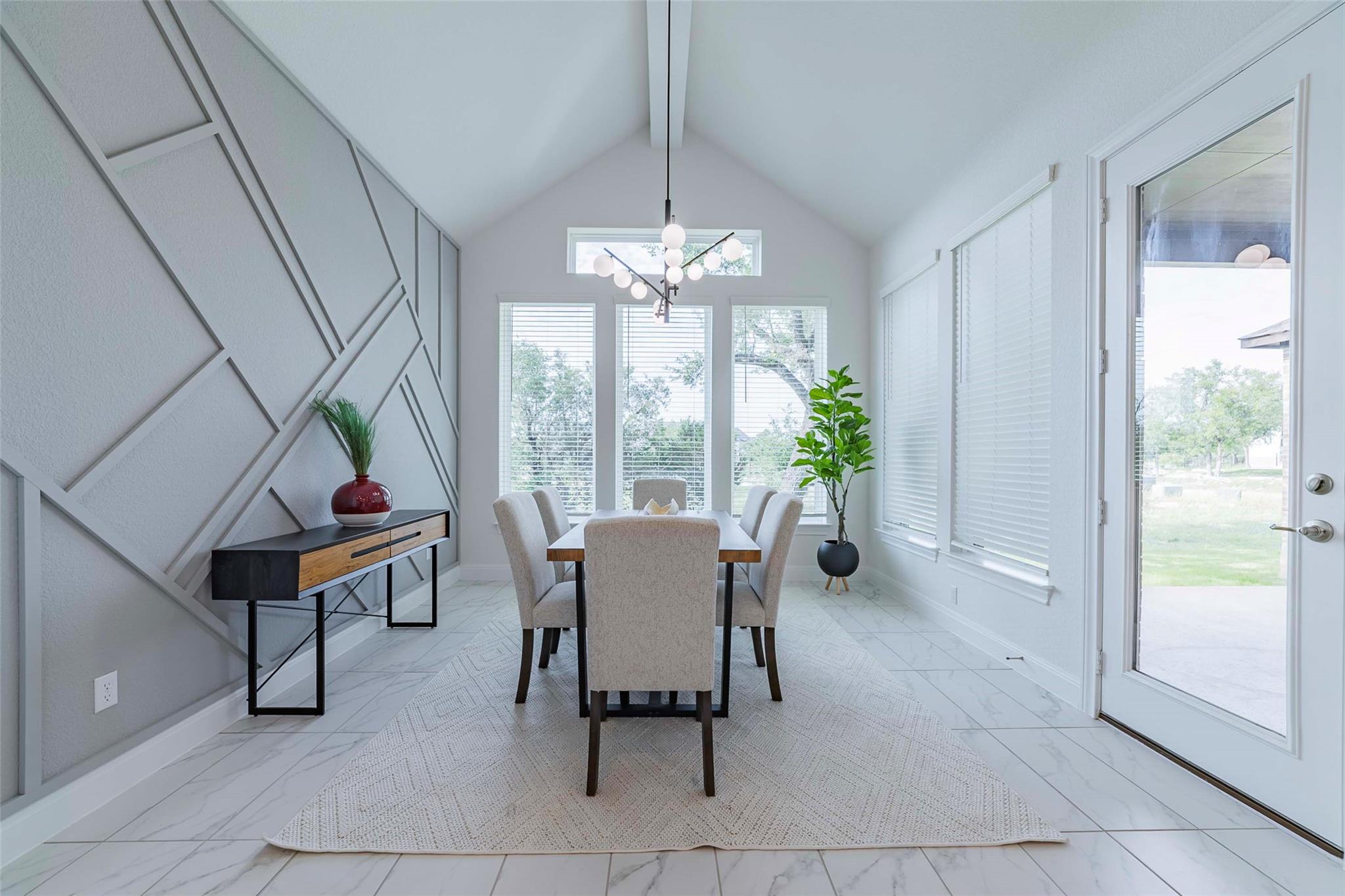 101 Woodstock Cir Property Photo 1