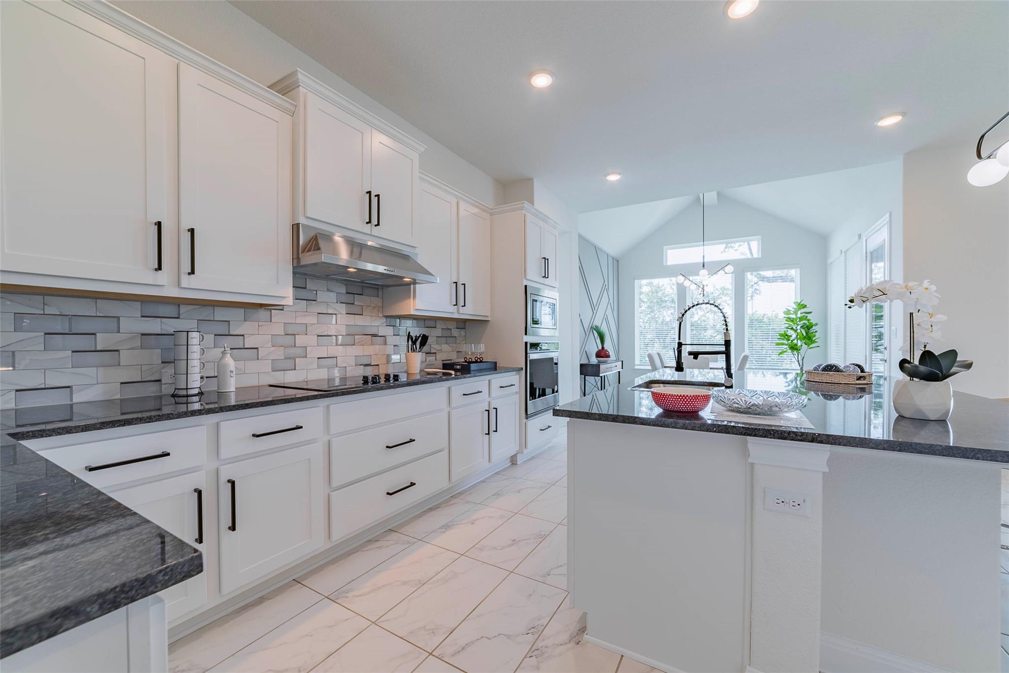 101 Woodstock Cir Property Photo 7