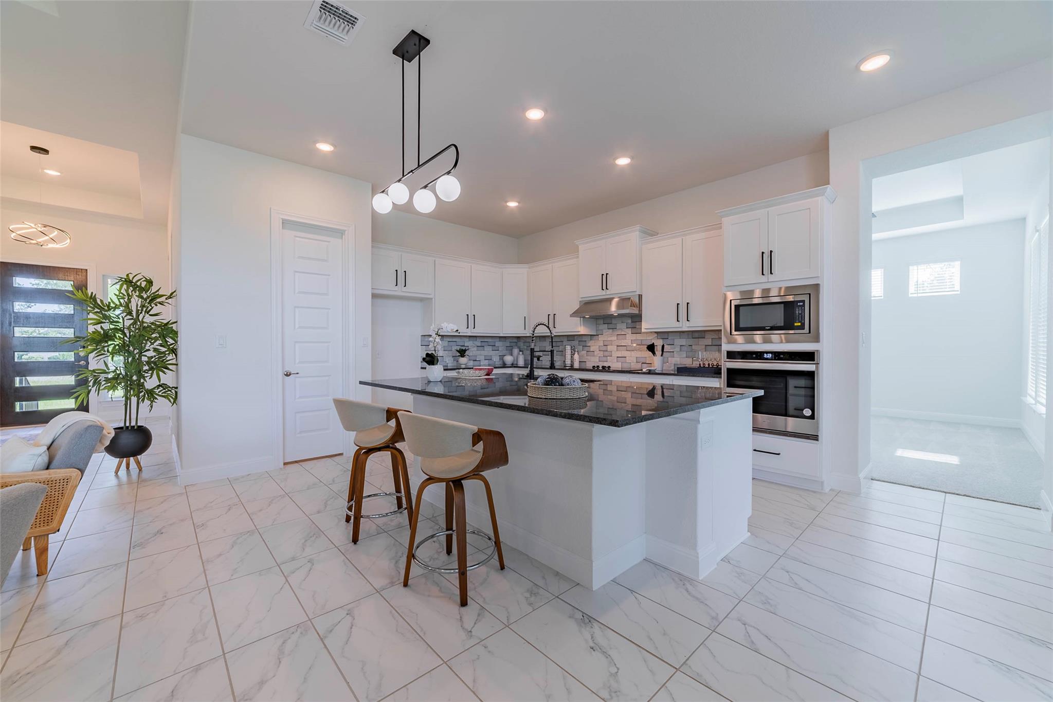 101 Woodstock Cir Property Photo 8