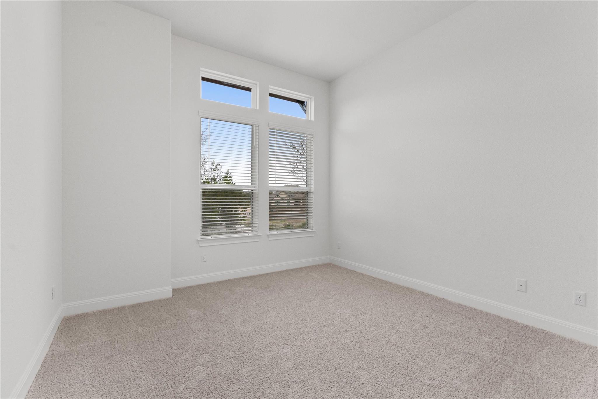 101 Woodstock Cir Property Photo 20