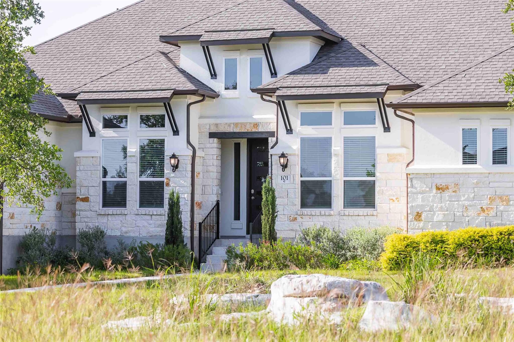 101 Woodstock Cir Property Photo 26