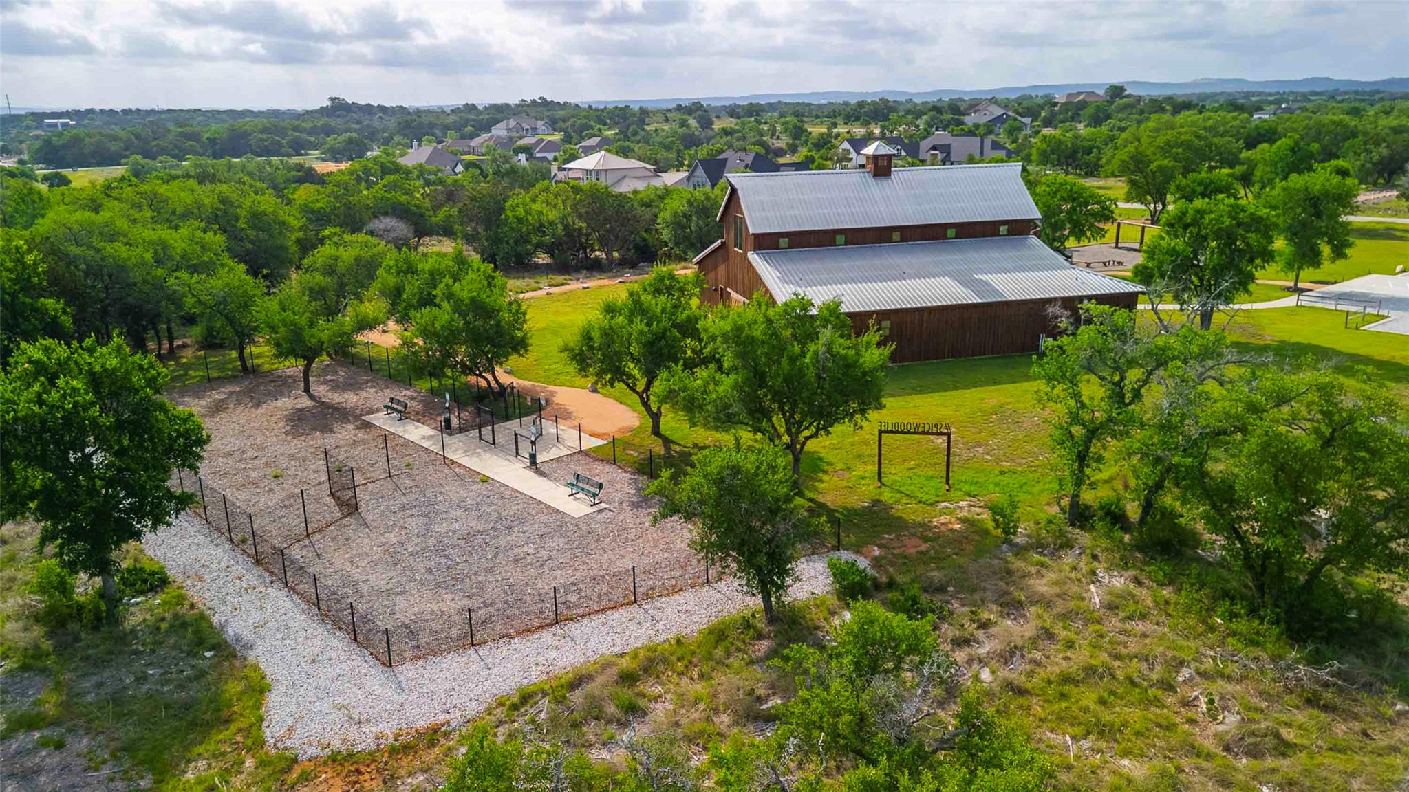 101 Woodstock Cir Property Photo 32