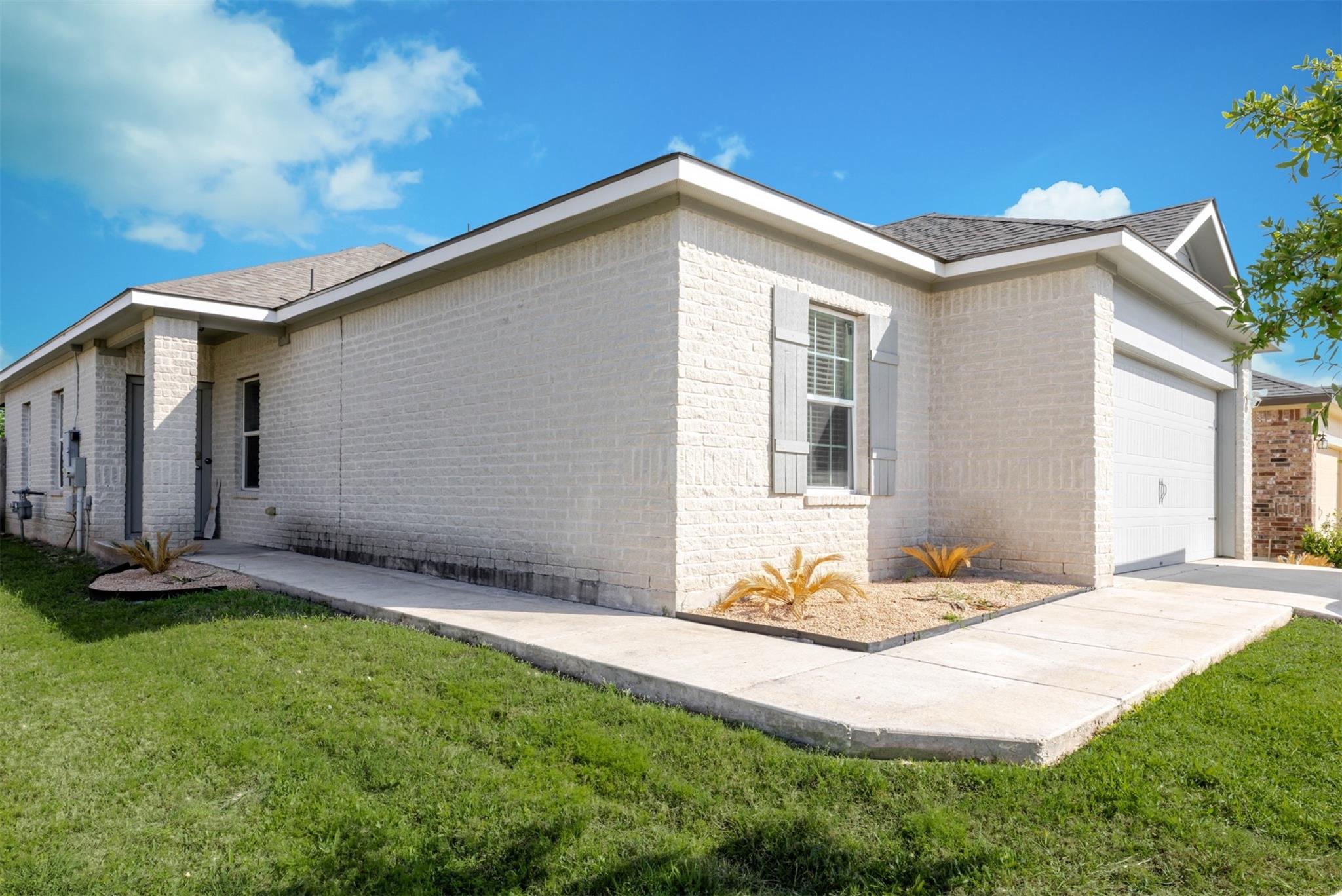 2705 Bridekirk Dr Property Photo 3