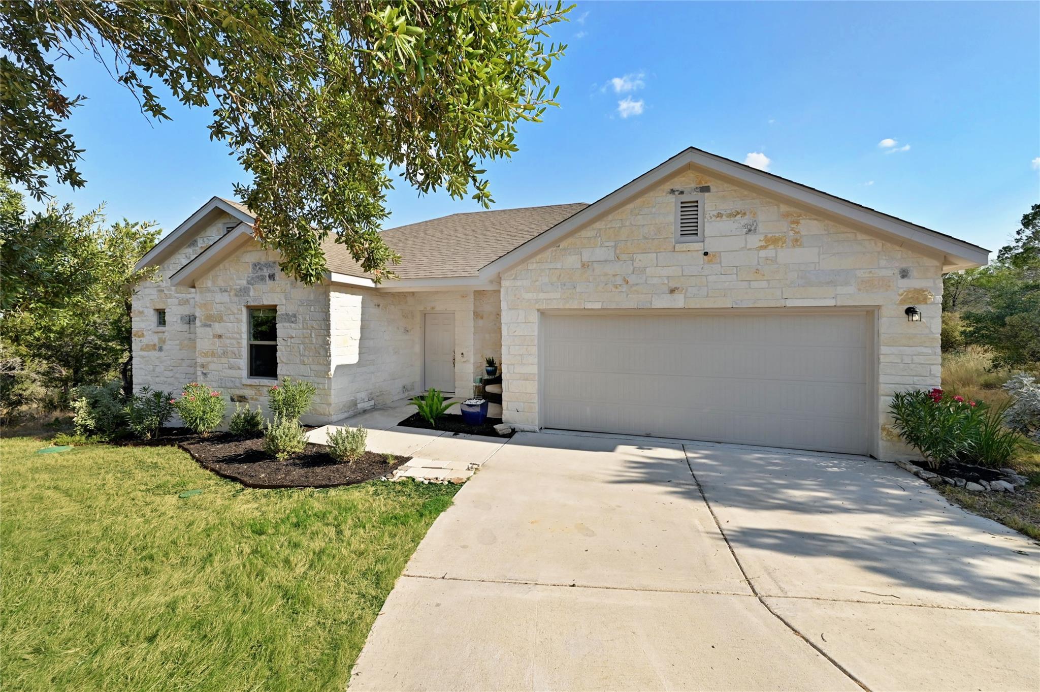 1302 Ponderosa Bnd Property Photo 1