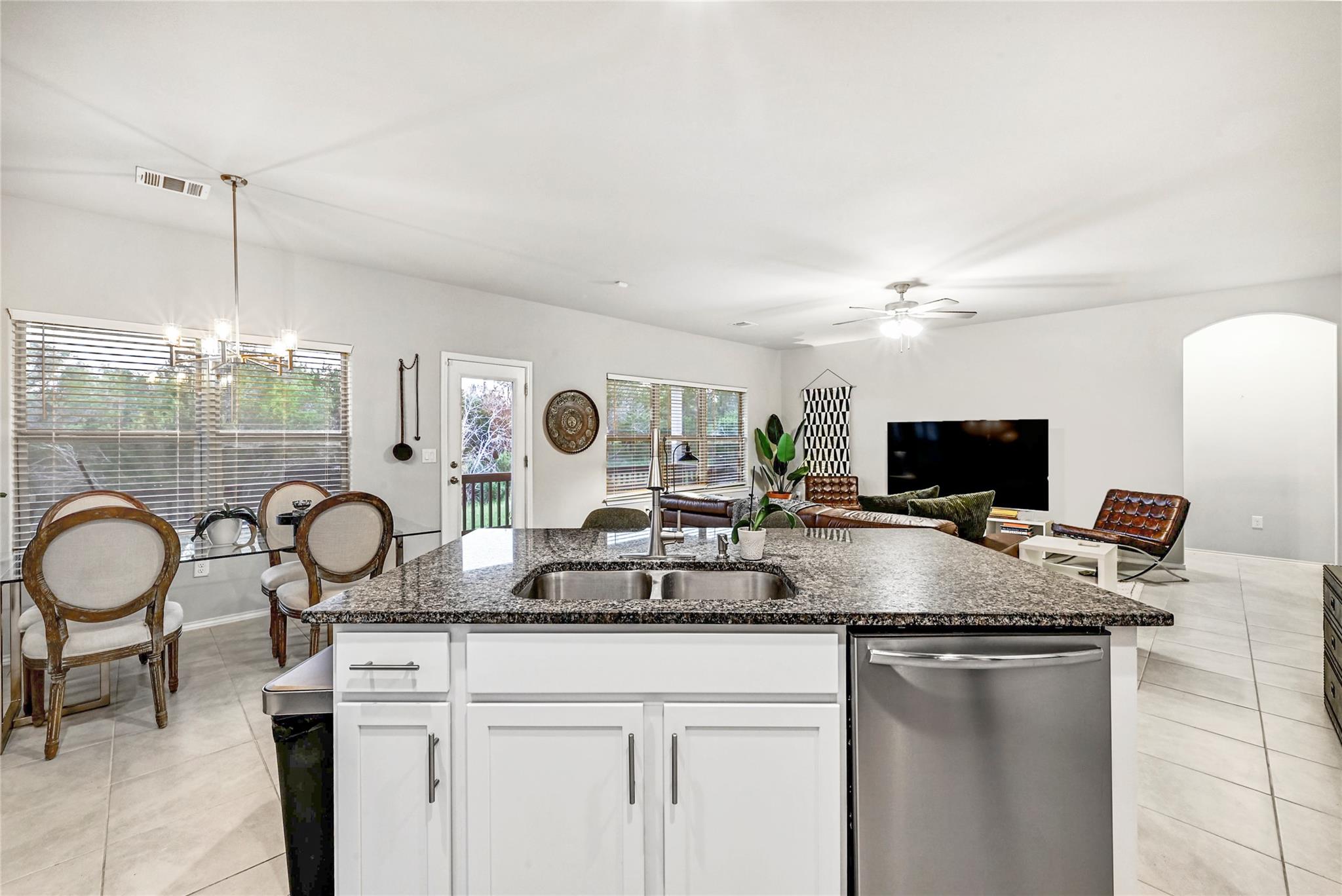 1302 Ponderosa Bnd Property Photo 12
