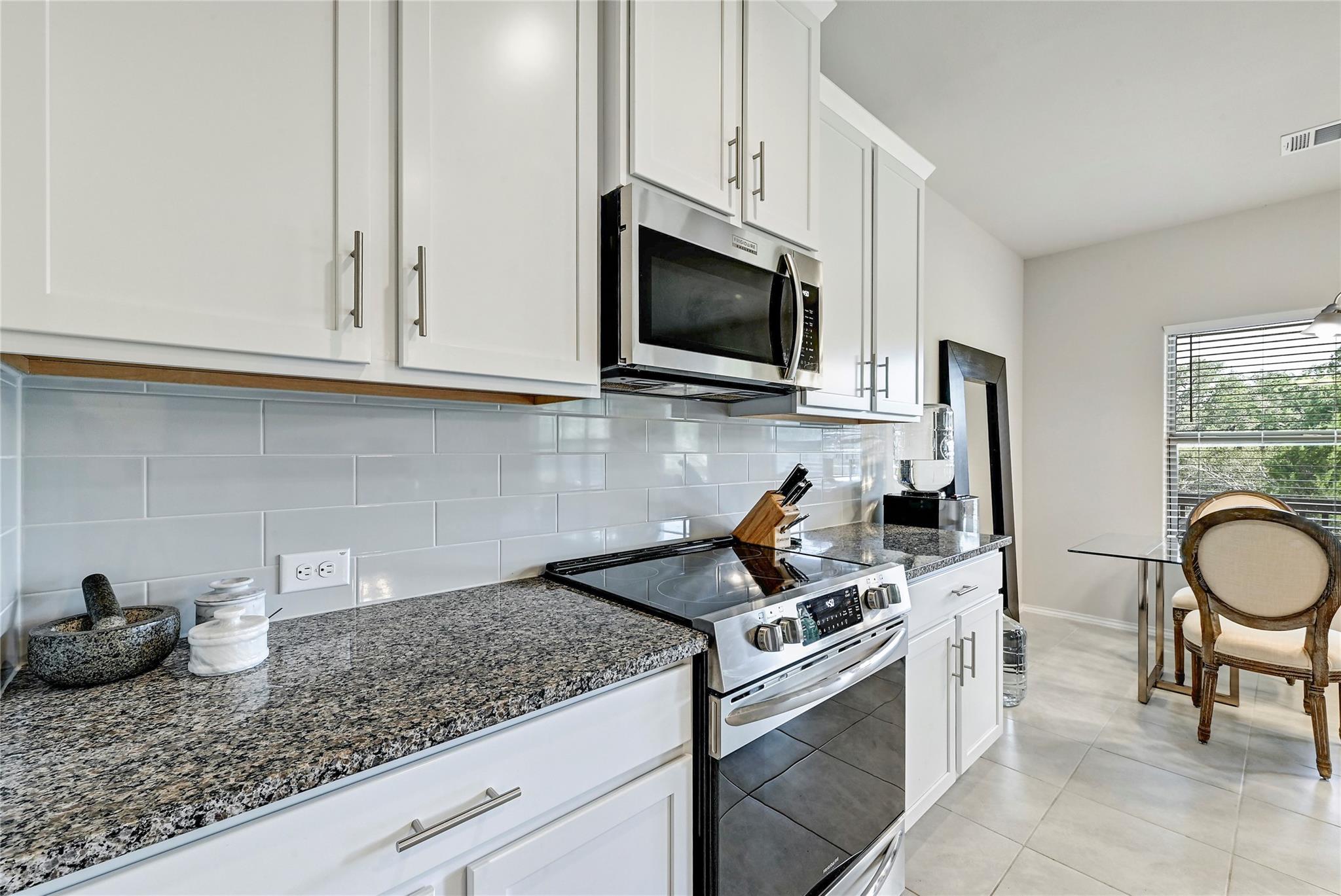 1302 Ponderosa Bnd Property Photo 13
