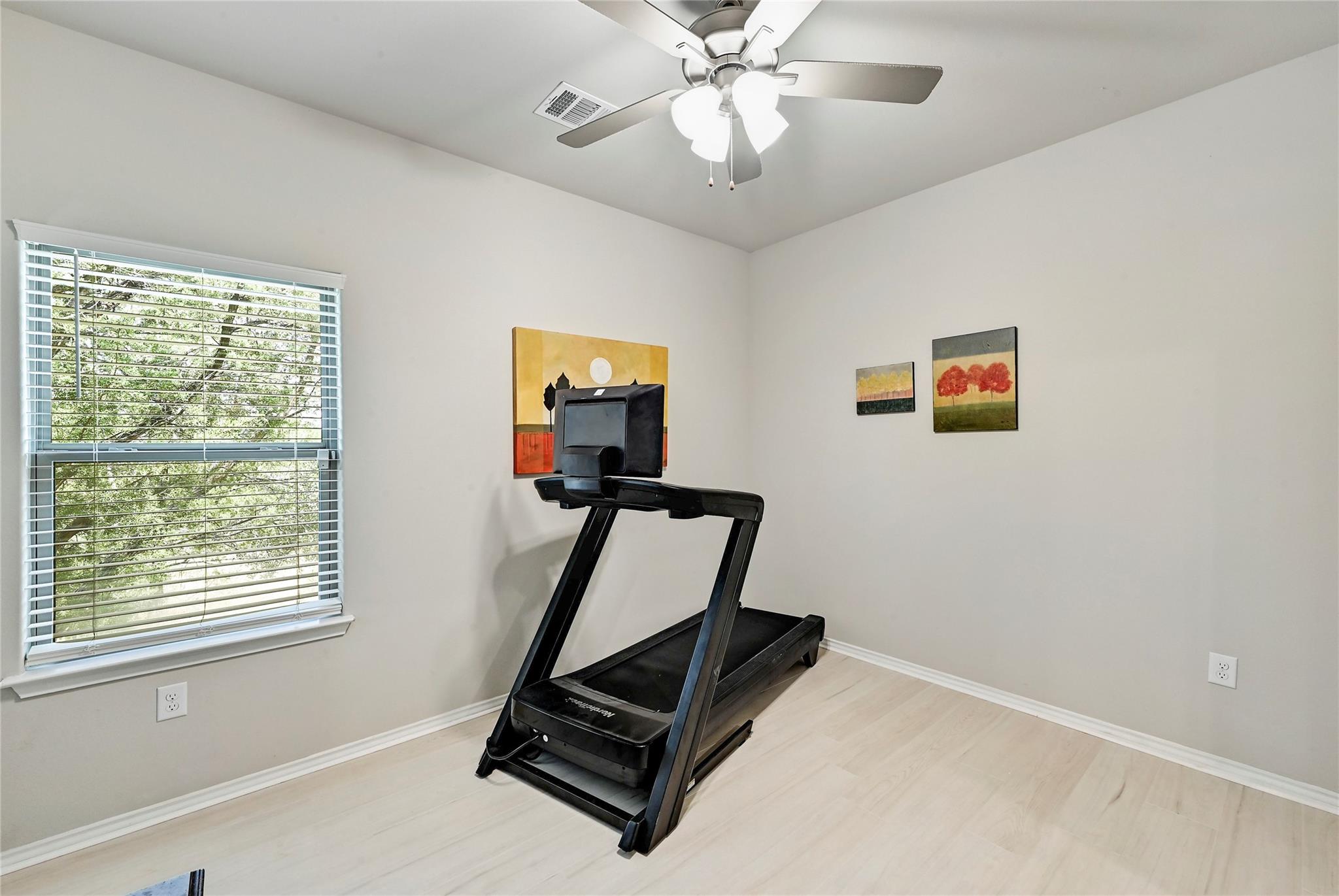 1302 Ponderosa Bnd Property Photo 21