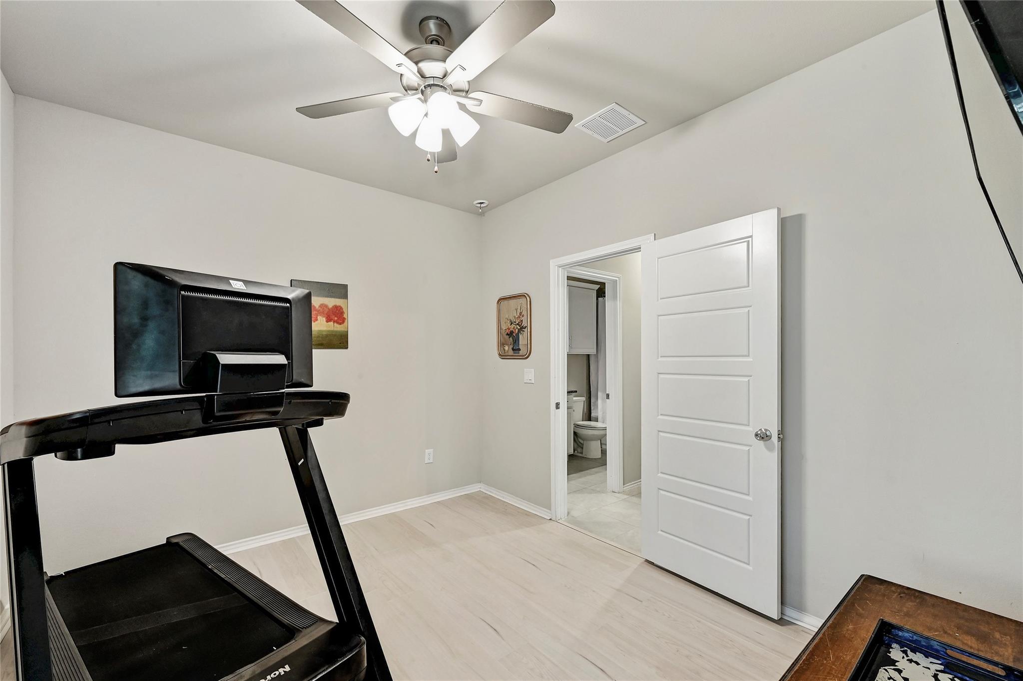 1302 Ponderosa Bnd Property Photo 22