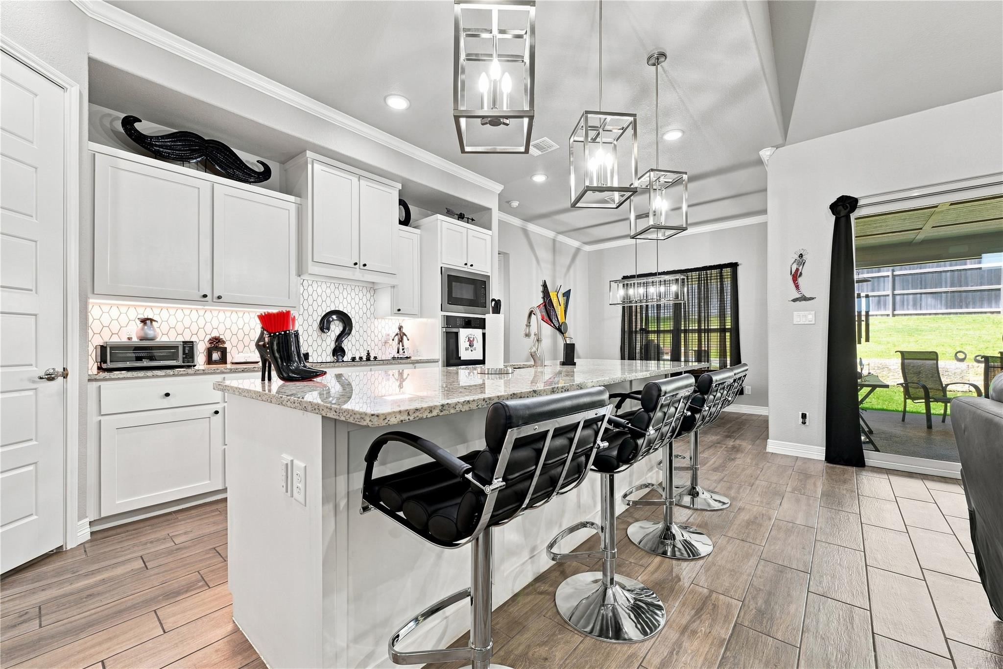 3018 Box Canyon Cir Property Photo 4