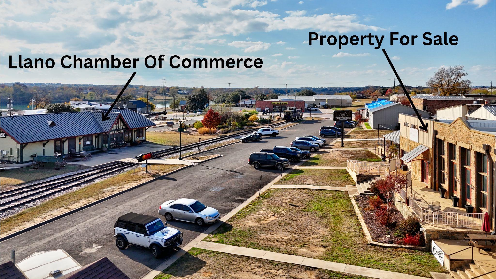 107 E Grayson St Property Photo 1