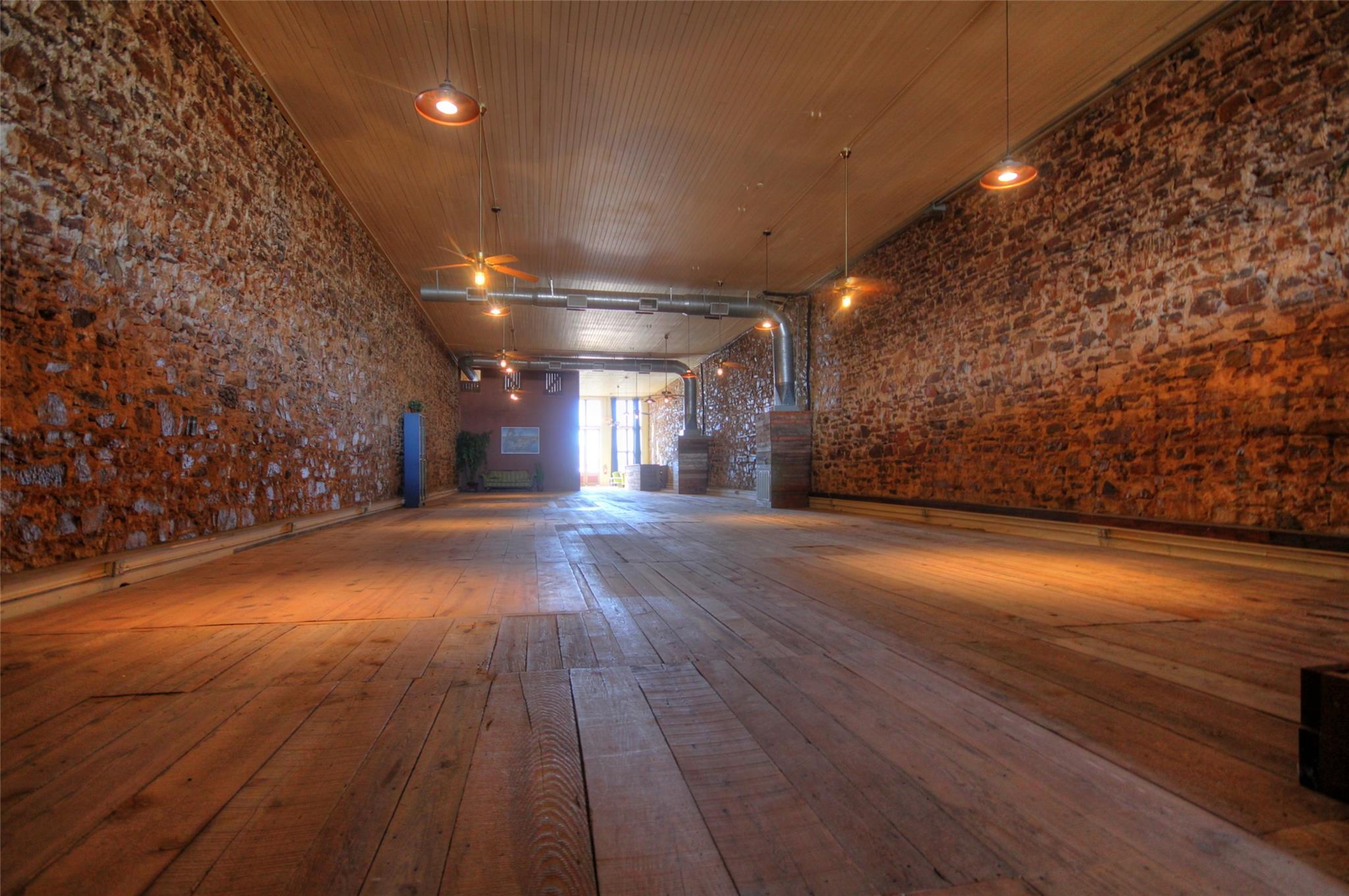 107 E Grayson St Property Photo 11