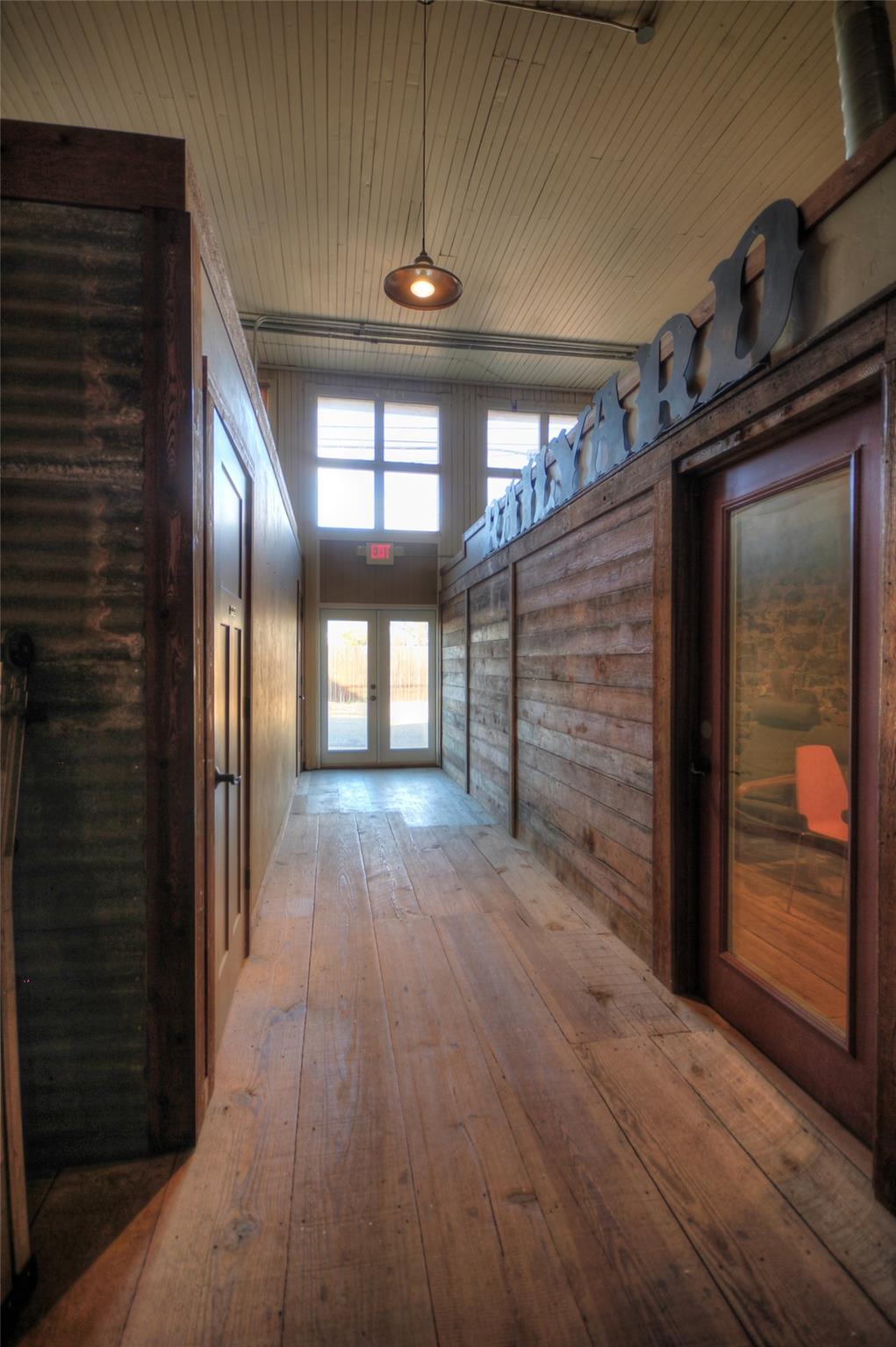 107 E Grayson St Property Photo 13