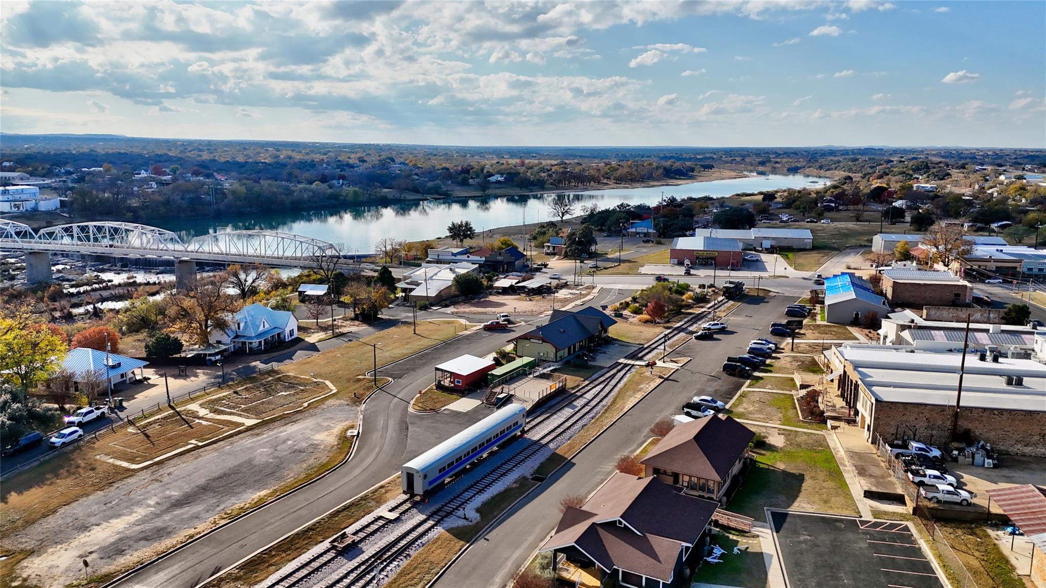 107 E Grayson St Property Photo 21