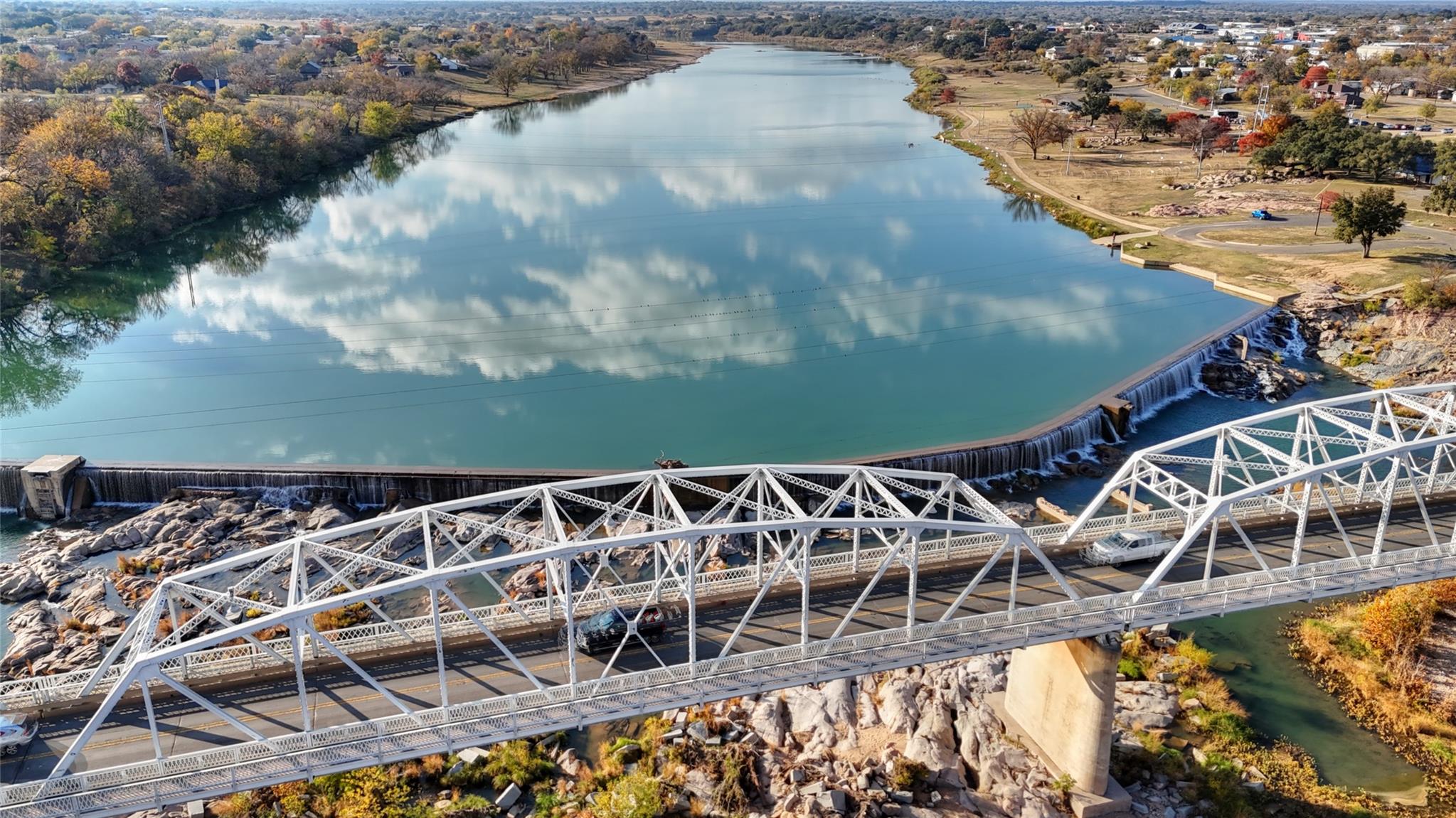 107 E Grayson St Property Photo 22