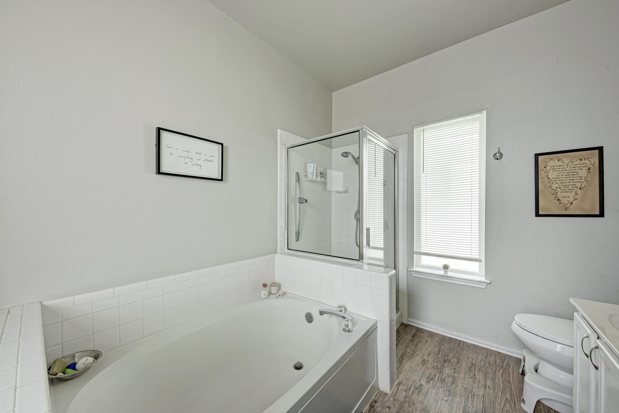 922 Thackeray Ln Property Photo 22