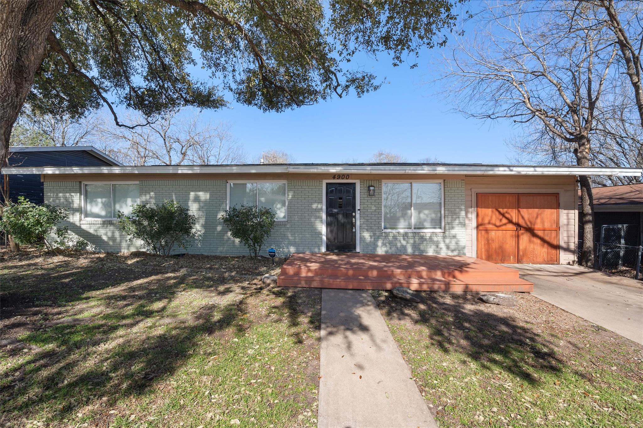 4900 Eastdale Dr Property Photo