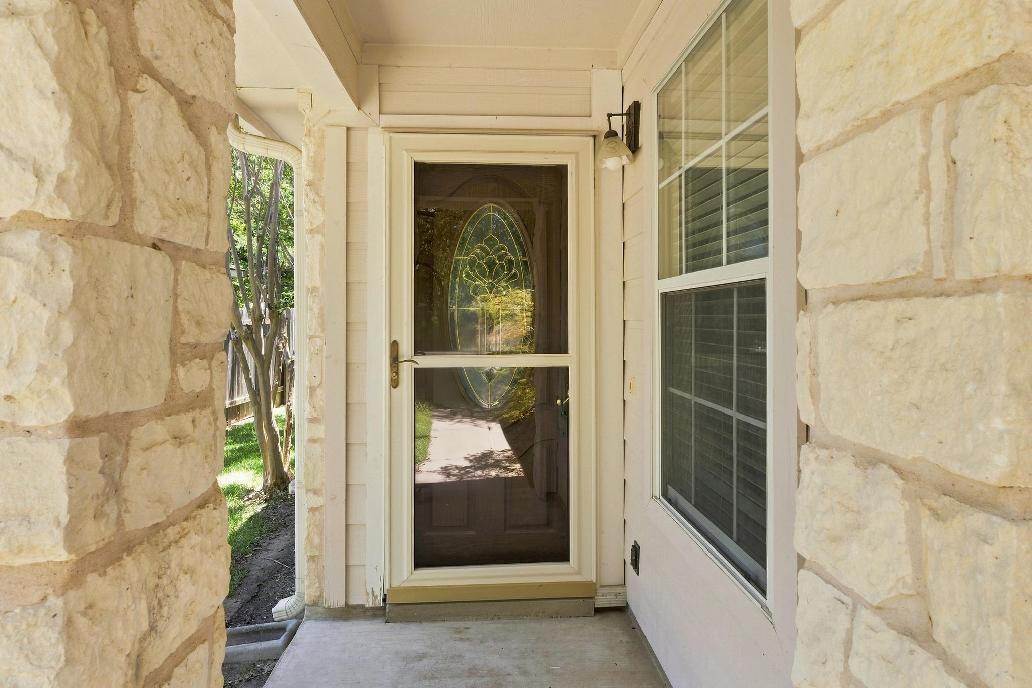1310 Brighton Bend Ln Property Photo 4